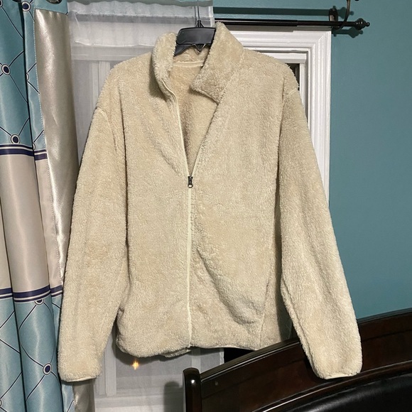 Uniqlo Other - Uniqlo Fluffy Yarn Fleece Zip Up